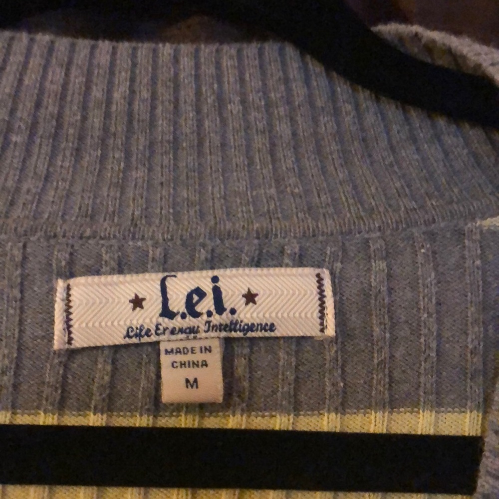 Sweater - Picture 2 of 3